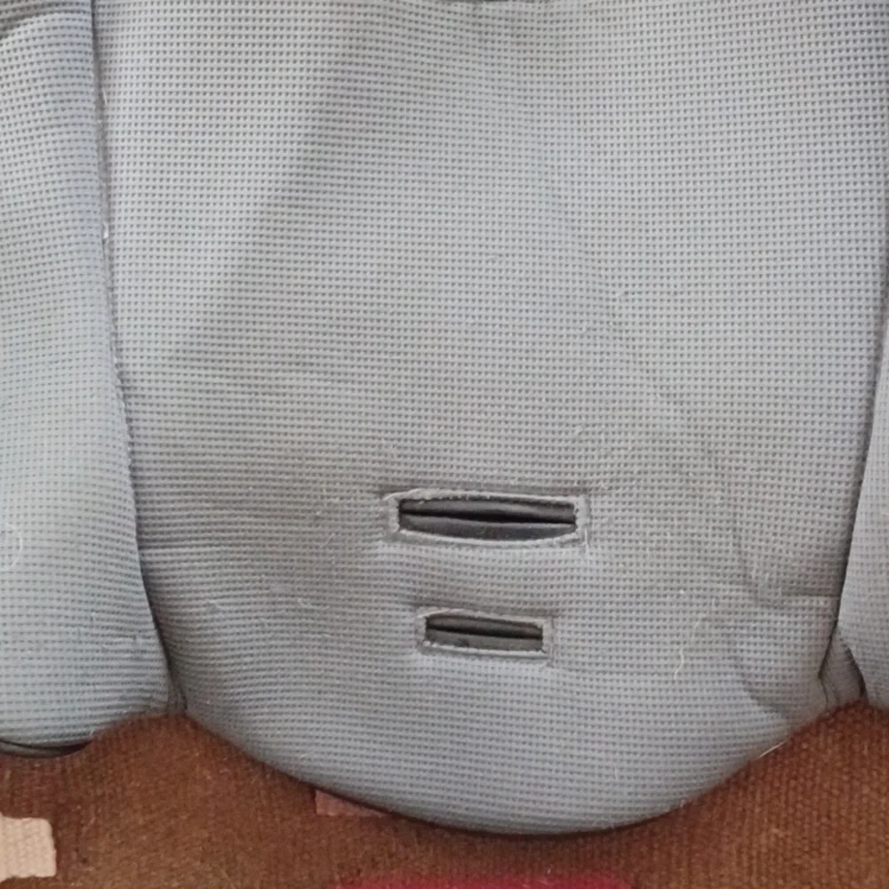 Chicco Black and Gray Car Seat Cover Set - Picture 6 of 7